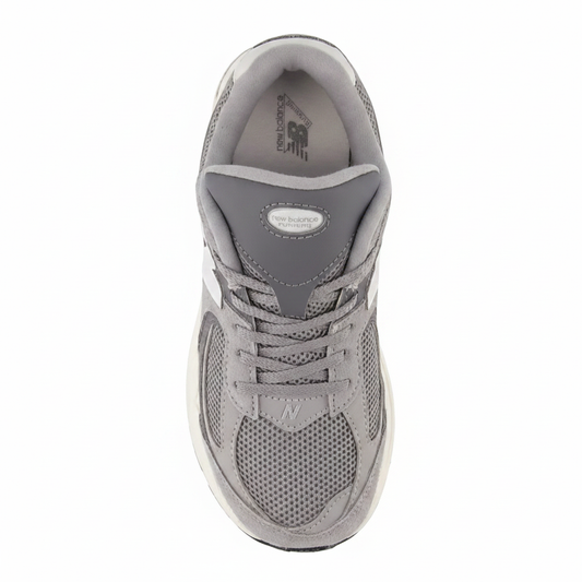 new-balance-2002-youth-grey-top-down-1x1