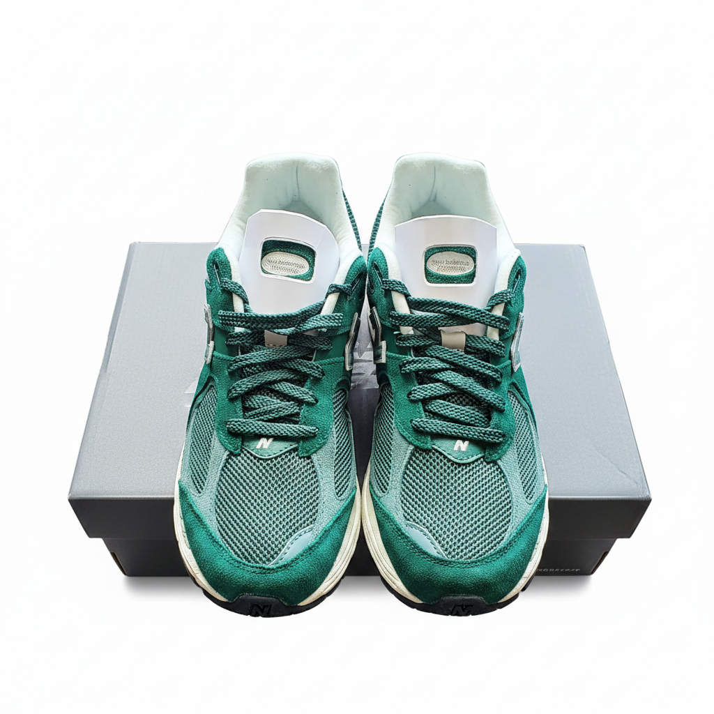 new-balance-2002r-classic-green-green-top-down-1x1