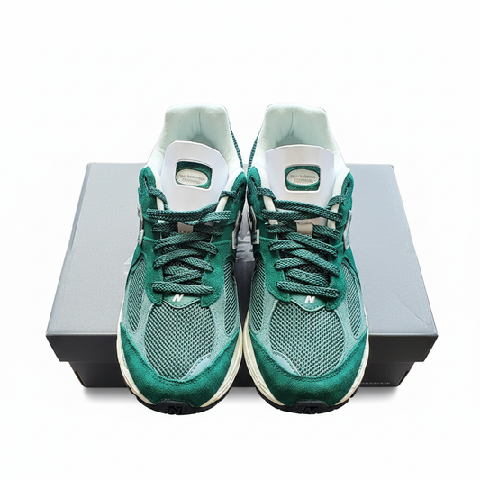 new-balance-2002r-classic-green-green-top-down-1x1